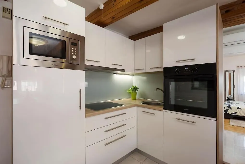 Apartment Arena Akvileja Pula
