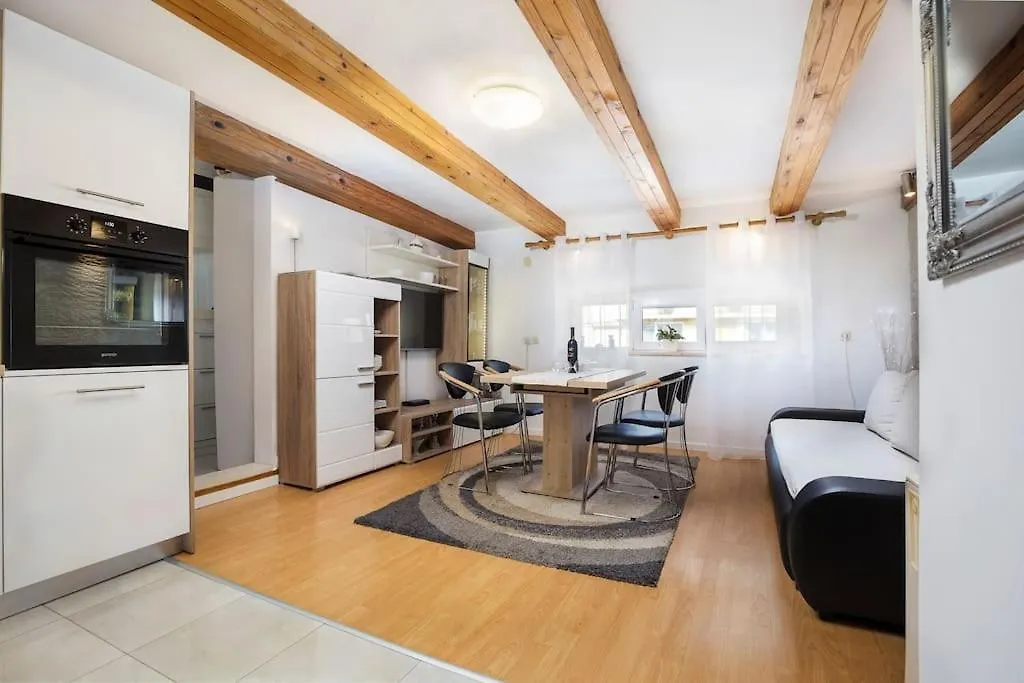 Apartment Arena Akvileja Pula Croatia